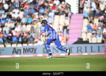 Southampton, Großbritannien. 07.. Juli 2022. Deepak Hooda aus Indien betreibt am 7/7/2022 eine Single in Southampton, Großbritannien. (Foto von Craig Thomas/News Images/Sipa USA) Quelle: SIPA USA/Alamy Live News Stockfoto