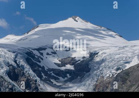 Pasterze-Gletscher mit Johannisberg-Gipfel in Österreich Stockfoto