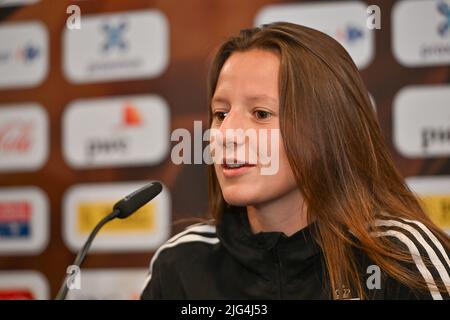 Wigan, England, 07. Juli 2022, Belgiens Hannah Eurlings, abgebildet während einer Pressekonferenz der belgischen Nationalmannschaft der Frauen, die Roten Flammen, am Donnerstag, 07. Juli 2022 in Wigan, England, zur Vorbereitung des Women's Euro 2022 Turniers. Die UEFA-Fußball-Europameisterschaft der Frauen 2022 findet vom 6. Bis 31. Juli statt. BELGA FOTO DAVID CATRY Stockfoto