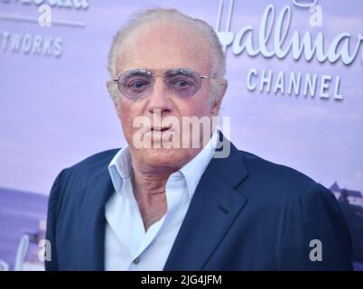 Los Angeles, USA. 27.. Juli 2016. James Caan kommt am Hallmark Channel an und am Mittwoch, den 27. Juli 2016, findet die TCA Press Tour im Sommer 2016 in einer Privatresidenz in Beverly Hills, CA, statt. (Foto: Sthanlee B. Mirador) *** Bitte nutzen Sie die Gutschrift aus dem Credit Field *** Credit: SIPA USA/Alamy Live News Stockfoto