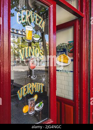 Eine typische Taverne im Zentrum von Madrid. Madrid, Spanien. Stockfoto