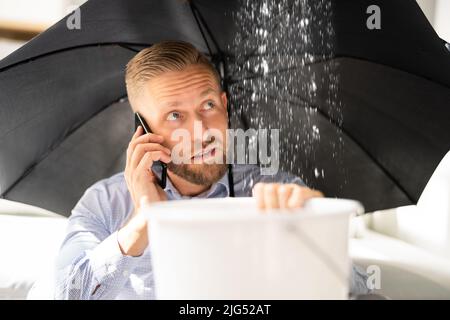Notleckschaden Wasserleck Oder Überschwemmung Von Der Decke Stockfoto
