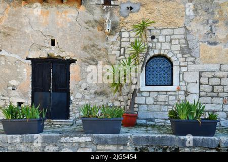 Alte Häuser von Guardia Sanframondi, einem Dorf in der Provinz Benevento, Italien. Stockfoto