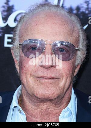 Beverly Hills, Usa. 07.. Juli 2022. (DATEI) James Caan tot um 82 Uhr. BEVERLY HILLS, LOS ANGELES, KALIFORNIEN, USA - 27. JULI: Der amerikanische Schauspieler James Caan kommt am Hallmark Channel und Hallmark Movies and Mysteries Summer 2016 TCA Press Tour Event, das am 27. Juli 2016 in Beverly Hills, Los Angeles, Kalifornien, USA, in einer Privatresidenz stattfand. (Foto von Xavier Collin/Image Press Agency) Quelle: Image Press Agency/Alamy Live News Stockfoto