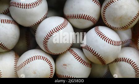 Offizielle Baseballbälle stapelten sich Stockfoto