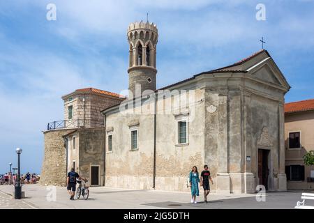 Leuchtturm Punta und Kirche St. Clement, Piranski svetilnik, Piran (Pirano), Slowenisches Istrien, Slowenien Stockfoto