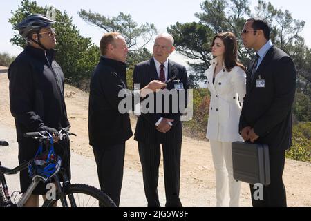 Filmstill aus 'Get Smart' Cedric Yarbrough, James Caan, Alan Arkin, Anne Hathaway, Dwayne 'The Rock' Johnson © 2008 Warner Brothers Bildnachweis: Tracy Bennett Bildnachweis: BildLux/The Hollywood Archive/Alamy Live News Stockfoto