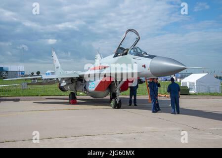 SCHUKOWSKI, RUSSLAND - 20. JULI 2017: Kämpfer der MiG-29SMT auf der MAKS-2017 Flugschau Stockfoto