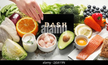 Dash Flexitarian mediterranean Diät auf hellem Hintergrund. Gesundes Lebensmittelkonzept. Stockfoto