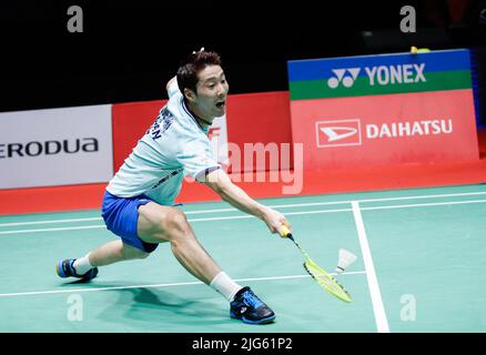 Kuala Lumpur, Malaysia. 07.. Juli 2022. Die Japanerin Kanta Tsuneyama tritt im Rahmen des Men's Single Round Three Matches der Perodua Malaysia Masters 2022 in der Axiata Arena, Bukit Jalil, gegen den Japaner Kento Momota aus Japan an. Kanta Tsuneyama gewann, Score 21/15, 21/16. Kredit: SOPA Images Limited/Alamy Live Nachrichten Stockfoto