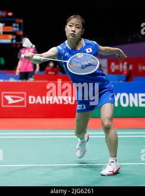 Kuala Lumpur, Malaysia. 07.. Juli 2022. Nozomi Okuhara aus Japan tritt beim dritten Match der Perodua Malaysia Masters 2022 in der Axiata Arena, Bukit Jalil, gegen Phittayaporn Chaiwan aus Thailand an. Nozomi Okuhara Hat Gewonnen, Score 21/16, 21/8. (Foto von Wong Fok Loy/SOPA Images/Sipa USA) Quelle: SIPA USA/Alamy Live News Stockfoto