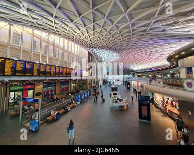 London, Großbritannien. 06.. Juli 2022. Kings Cross Bahnhof in London, Großbritannien, am 6. Juli 2022. Kredit: Paul Marriott/Alamy Live Nachrichten Stockfoto