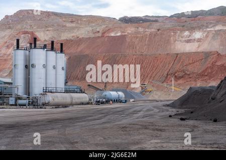 Eine industrielle Asphaltanlage in Utah. Stockfoto