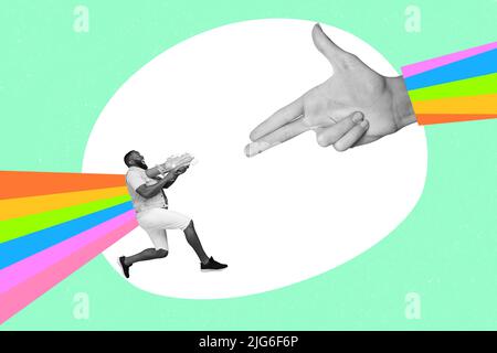 Kreative Collage Bild von aufgeregt Kerl halten watergun riesigen Arm Finger zeigen Pistole Geste schwarz weiß Farben schmerzte Regenbogen Stockfoto