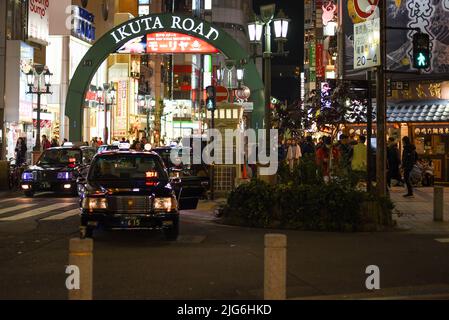 Die Straßen von Kobe in einer ruhigen Nacht Stockfoto