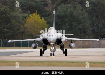 Dassault Rafale, ein französisches zweimotorige, doppelmotorige, doppelflügelige Kampfflugzeug mit Canard-Delta-Flügel, das hier bei einer Übung bei RAF Lakenheath, Suffolk, Großbritannien, gesehen wurde Stockfoto