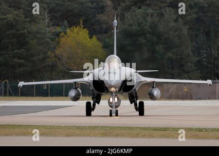 Dassault Rafale, ein französisches zweimotorige, doppelmotorige, doppelflügelige Kampfflugzeug mit Canard-Delta-Flügel, das hier bei einer Übung bei RAF Lakenheath, Suffolk, Großbritannien, gesehen wurde Stockfoto