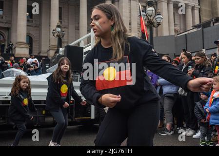 Melbourne, Australien. 8.. Juli 2022. NAIDOC Woche märz. Quelle: Jay Kogler/Alamy Live News Stockfoto