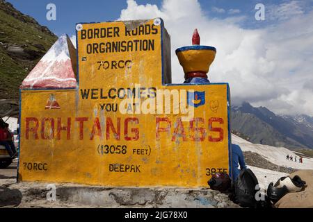 Höhenüberquerung am Rohtang Pass, Himachal Pradesh, Indien Stockfoto