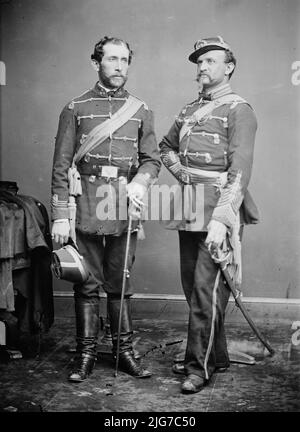 Col. F.G. D'Utassy &amp; Brother, zwischen 1855 und 1865. [Die ungarisch-amerikanischen Brüder Carl von Utassy (links) und Frederick George D'Utassy, Offiziere der Unionsarmee: 39. New York Infanterie, bekannt als die 'Garibaldi Guard']. Stockfoto