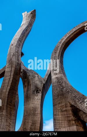 Witness (2016-2021) Skulptur von John Merrill im Langley Vale Centenary Wood in Epsom, Surrey, England, UK Stockfoto