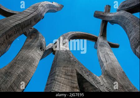 Witness (2016-2021) Skulptur von John Merrill im Langley Vale Centenary Wood in Epsom, Surrey, England, UK Stockfoto