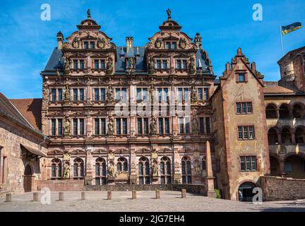 Blick vom Innenhof auf das Friedrich‘Gebäude (Deutsche Renaissance) des Heidelberger Schlosses. Baden Württemberg, Deutschland, Europa Stockfoto