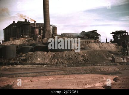 Kupferbergbau und Schwefelsäureanlage, Copperhill, Tennessee. Stockfoto