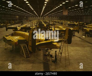 Zusammenbau der B-25 Bomber North American Aviation, Kansas City, Kansas. Stockfoto