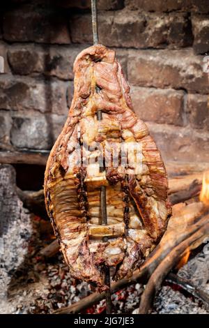 Llanera Fleisch Kolumbianisch Typisches Gericht; Fleisch Beim Kochen Auf Den Kohlen Stockfoto