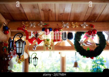 Da Lat City, Vietnam - 12. Februar 2015: Stilistische Dekoration für die Weihnachtszeit einer Familie in der Stadt Dalat, Vietnam Stockfoto