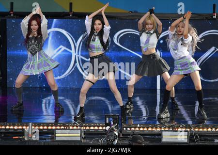 Die K-Pop-Mädchengruppe aespa treten am 8. Juli 2022 in New York auf der Bühne der „Good Morning America“ Summer Concert Series im Central Park auf. Stockfoto