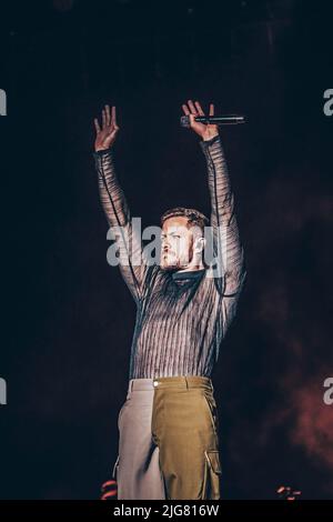 Madrid, Spanien. 07.. Juli 2022. Dan Reynolds von Imagine Dragons tritt auf der Bühne des MadCool in Ifema, Madrid, auf. (Foto von Valeria Magri/SOPA Images/Sipa USA) Quelle: SIPA USA/Alamy Live News Stockfoto