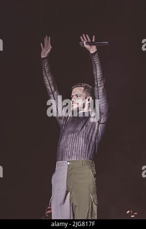 Madrid, Spanien. 07.. Juli 2022. Dan Reynolds von Imagine Dragons tritt auf der Bühne des MadCool in Ifema, Madrid, auf. (Foto von Valeria Magri/SOPA Images/Sipa USA) Quelle: SIPA USA/Alamy Live News Stockfoto