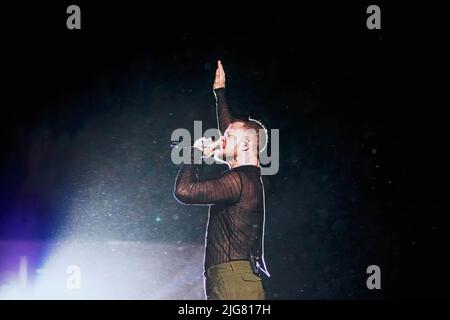 Madrid, Spanien. 07.. Juli 2022. Dan Reynolds von Imagine Dragons tritt auf der Bühne des MadCool in Ifema, Madrid, auf. (Foto von Valeria Magri/SOPA Images/Sipa USA) Quelle: SIPA USA/Alamy Live News Stockfoto