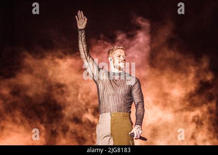 Madrid, Spanien. 07.. Juli 2022. Dan Reynolds von Imagine Dragons tritt auf der Bühne des MadCool in Ifema, Madrid, auf. (Foto von Valeria Magri/SOPA Images/Sipa USA) Quelle: SIPA USA/Alamy Live News Stockfoto