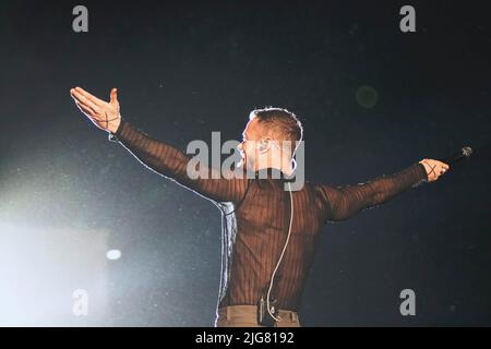 Madrid, Spanien. 07.. Juli 2022. Dan Reynolds von Imagine Dragons tritt auf der Bühne des MadCool in Ifema, Madrid, auf. (Foto von Valeria Magri/SOPA Images/Sipa USA) Quelle: SIPA USA/Alamy Live News Stockfoto