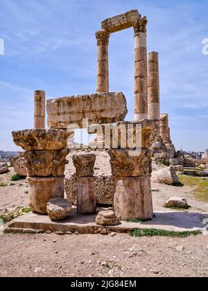 Auf dem Hügel der Zitadelle im alten Viertel Jordaniens. Stockfoto