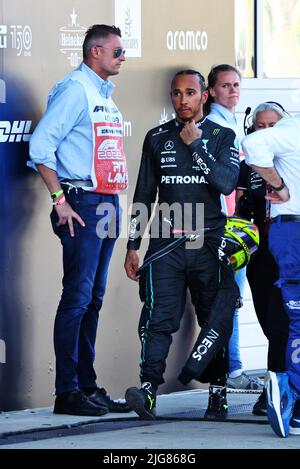 Spielberg, Österreich. 08.. Juli 2022. Lewis Hamilton (GBR) Mercedes AMG F1. 08.07.2022. Formel 1 Weltmeisterschaft, Rd 11, Großer Preis Von Österreich, Spielberg, Österreich, Qualifizierender Tag. Der Bildnachweis sollte lauten: XPB/Alamy Live News. Quelle: XPB Images Ltd/Alamy Live News Stockfoto