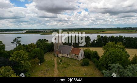 Eine Luftaufnahme der alten St. Botolph's Church im Grünen Stockfoto