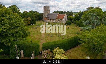 Eine Luftaufnahme der alten St. Botolph's Church im Grünen Stockfoto