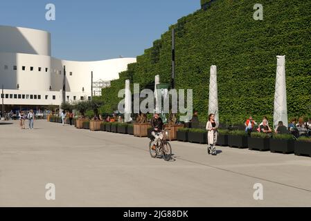 Blick auf die Markthalle und das Düsseldorfer Schauspielhaus, Düsseldorf, Nordrhein-Westfalen, Deutschland Stockfoto