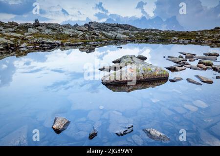 Italien, Trentino, Provinz Trient, kleines feuchtes alpines Gebiet, Teich, Seen von Juribrutto Stockfoto