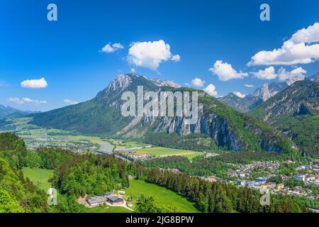 Österreich, Tirol, Kufstein, Schloss Thierberg, Blick über das Inntal gegen das Kaisergebirge mit dem Kaisertal Stockfoto