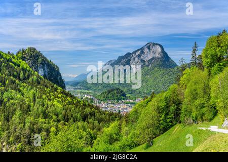 Österreich, Tirol, Kufstein, Dorfblick gegen Pendling, Blick vom Kaisertal Stockfoto