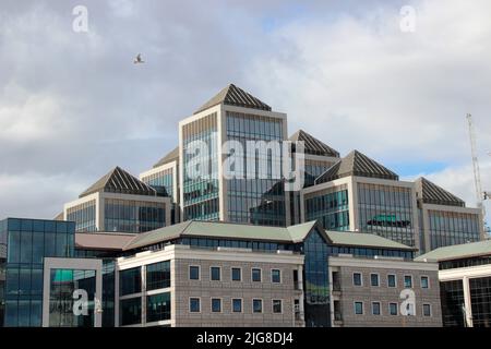 Hauptsitz der Ulster Bank Group am Fluss Liffey im Bankenviertel in Dublin, Irland, Europa Stockfoto