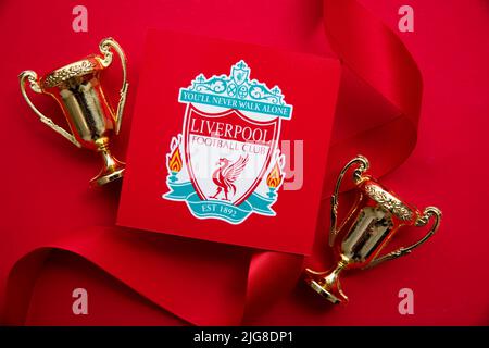 LONDON, Großbritannien - Juli 2022: Wappen des Fußballvereins Liverpool. Liverpool ist ein Team der Premier League Stockfoto