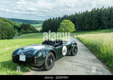 Breuberg, Hessen, Deutschland, Jaguar XK 120 Roadster mit einer angepassten Rochdale-Karosserie. Baujahr 1953, Stockfoto