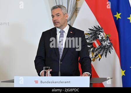 Wien, Österreich. 8. Juli 2022. Presseerklärung des Bundeskanzlers Karl Nehammer (ÖVP) im Bundeskanzleramt Wien Stockfoto