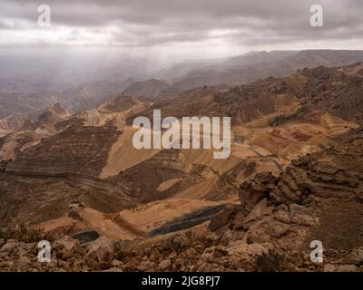 Entlang der Küstenstraße 42, zwischen Hasik und Ash Shuwaymiyyah, Oman. Stockfoto